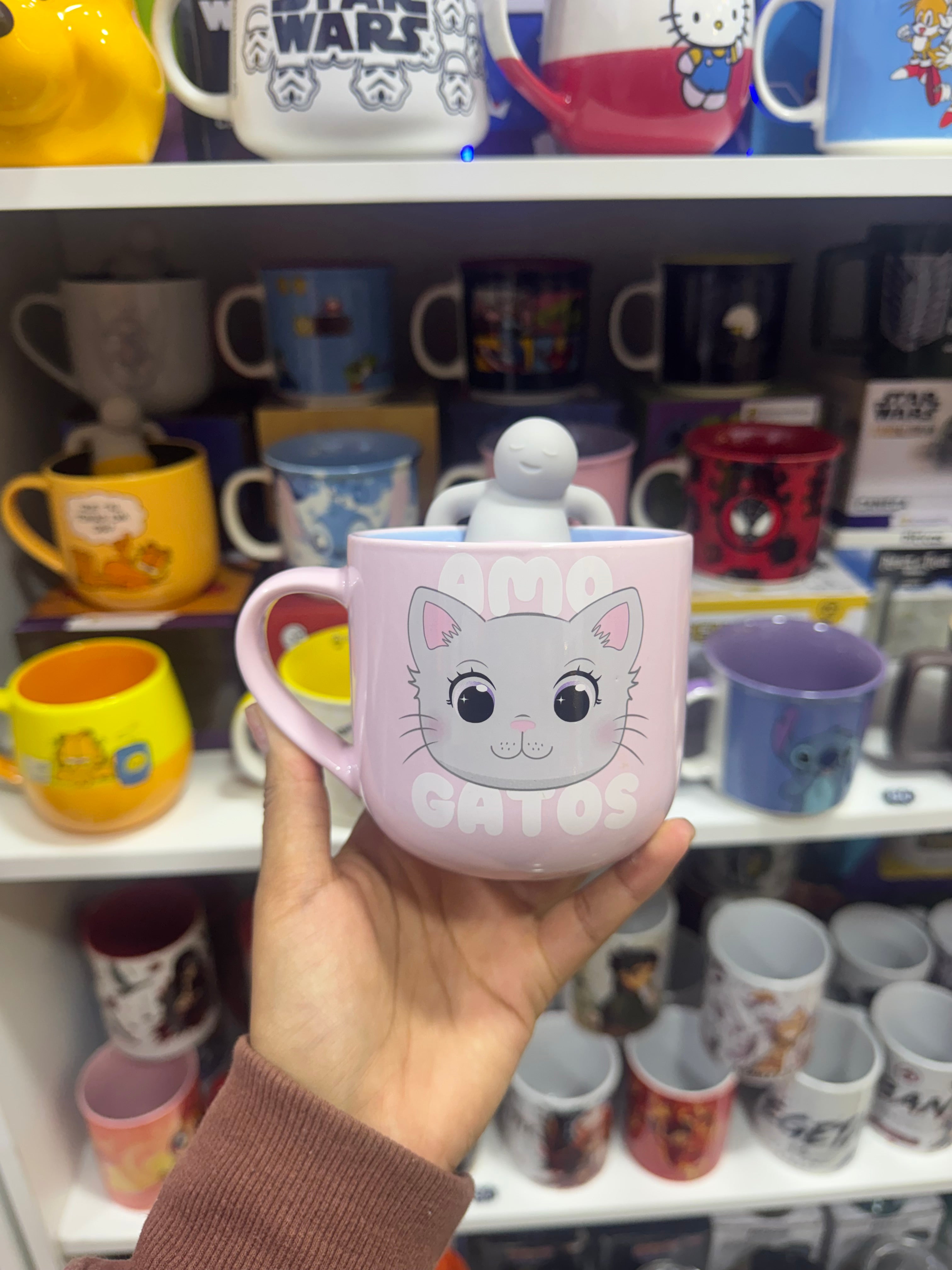 CANECA COM INFUSOR GATOLINO – ZONACRIATIVA